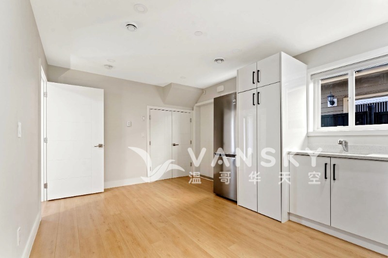 260123002919_6080 FIRST FLOOR BIG LIVING ROOM_副本.jpg